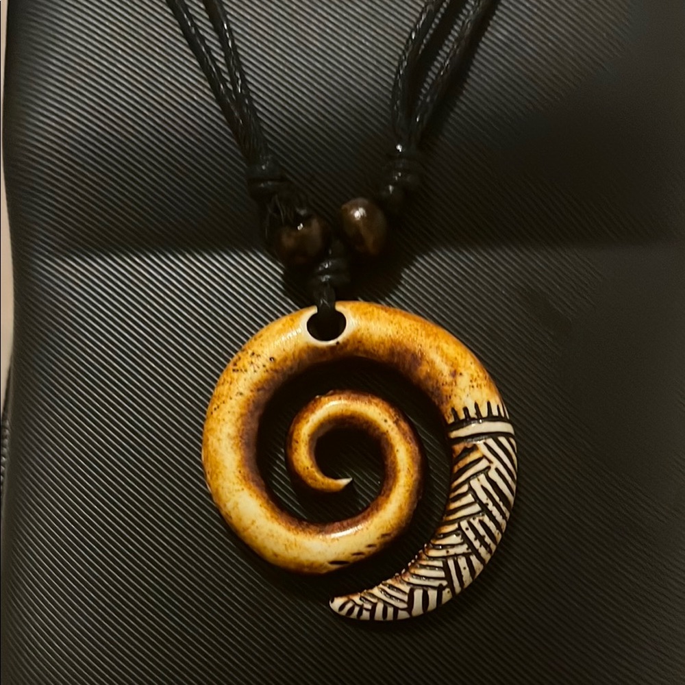 Elegant Spiral Pendant Necklace